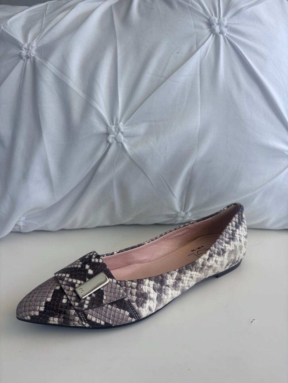 AGL Pointy Toe Flat Gray Fog Snake Embossed Leather Ballet Flats Women's 39